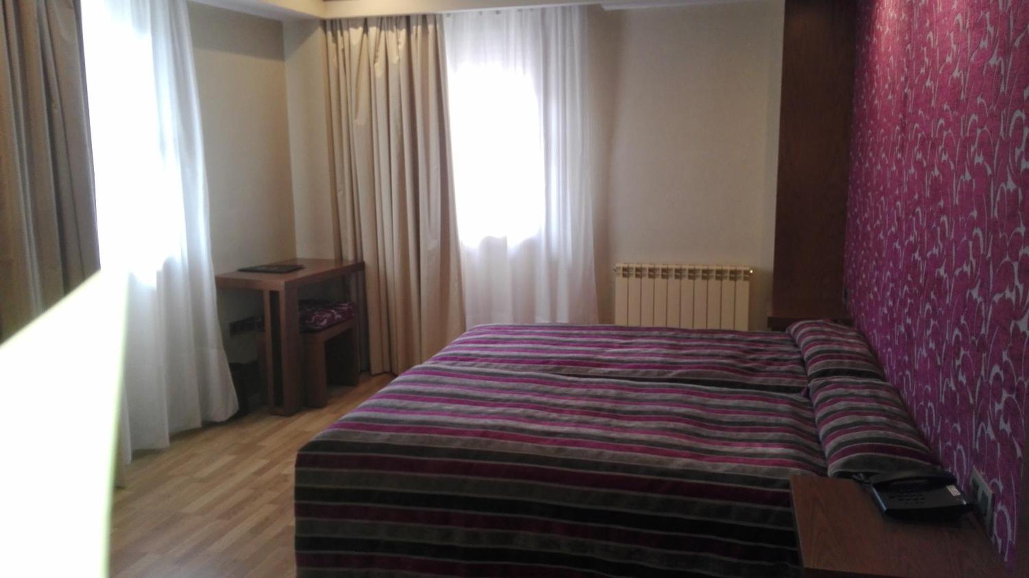 Hotel Los Braseros Burgo Εξωτερικό φωτογραφία