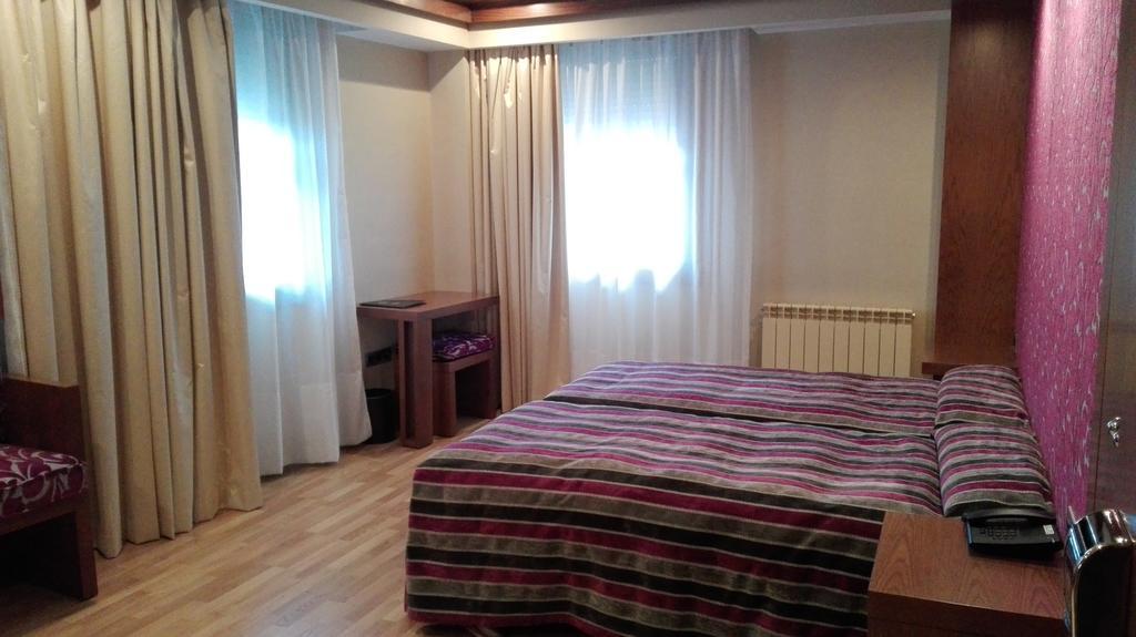 Hotel Los Braseros Burgo Εξωτερικό φωτογραφία